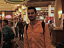 Antonio Esfandiari WPT-turnauksessa vuonna 2004.