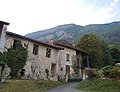 Vieille ferme au centre du village