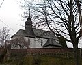 Kirche mit Ausstattung, Kirchhof und Einfriedung (Mauer)