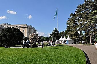 Open day at the Palais des Nations in the Ariana Park, 5 June 2010.