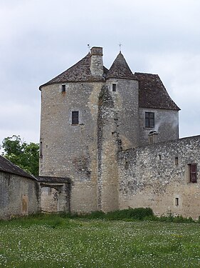 The Tour de Montaigne (Montaigne's tower), where Montaigne's library was located, remains mostly unchanged since the sixteenth century.