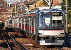 東横線用に転用された5000系 （5118F・2011年12月 妙蓮寺駅）