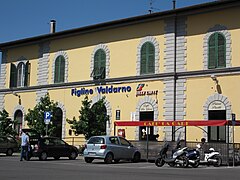 View of the station from Piazza della Repubblica