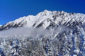 Vue du mont Nishihotaka depuis Takayama.