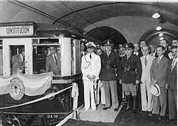 Temporary Boedo station being opened (1944)