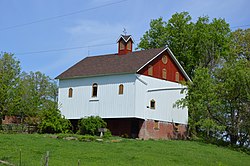 A barn southeast of Oreana