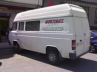 The longer wheelbase Nissan Trade Largo received an extra side window behind the front door