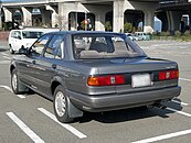 第七代Sunny B13型系1.5L Super Saloon四門轎車車尾（日本前期樣式）