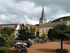 Église et ses environs.