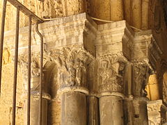 Chapiteaux du cloître de la cathédrale de Tarragone.