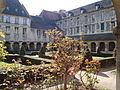 Le cloître de l'abbaye de Port-Royal de Paris dans l'hôpital Cochin.