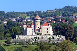 Vue du château depuis les collines.