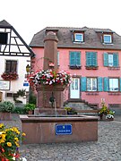 La fontaine de la place des Tilleuls.