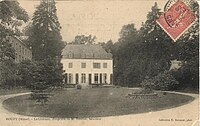 L'ancien château de Roupy détruit par les Allemands en 1918.