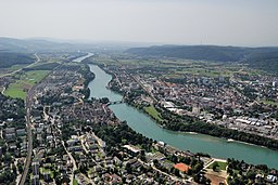 Rheinfelden i Aargau till vänster och Rheinfelden (Baden) till höger om floden Rhen