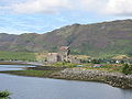 O castelo de Eilean Donan e redondezas.