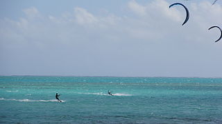 Kitesurfeurs sur le lagon