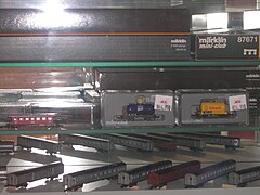 Modelos fabricado pela Märklin na escala Z em exposição para venda.