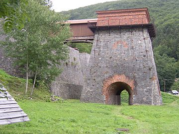 Adamov : ancien haut-fourneau.