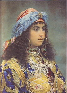 لوحة لمرأة مغربية من طنجة بالقفطان المغربي