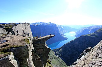 Trolltunga i Odda, 2012.