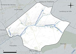 Carte en couleur présentant le réseau hydrographique de la commune