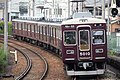 最初に更新工事を受けた5010F、車両番号は貫通扉に表示