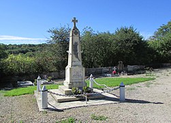 Le monument aux morts.