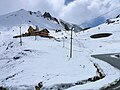 Le refuge Napoléon sur la route des Grandes Alpes.