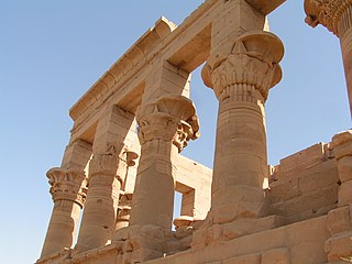 Philæ : colonnes du pavillon de Trajan