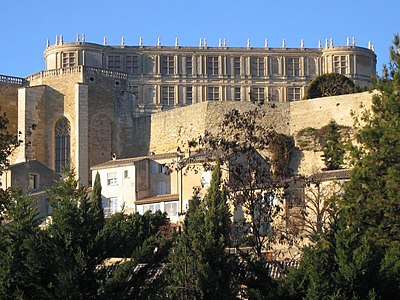 Château de Grignan, en Drôme provençale, surnommé le « Versailles provençal ».