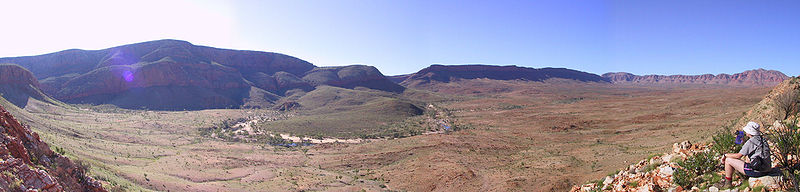 Ormiston Pound panorama