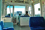 7000系の車内