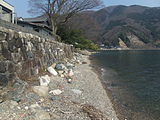 西浜の湖岸石積み