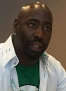 D. B. Woodside interprète Amenadiel.