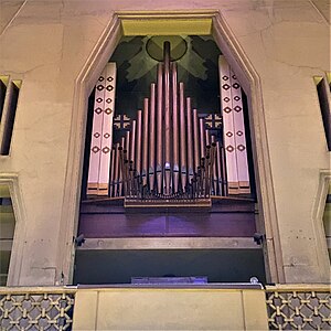 The organ on the tribune