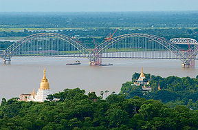 Die Irrawaddy naby Sagaing, Mianmar.