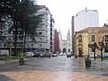 Sama de Langreo ja Iglesia de Santiago (taustalla)