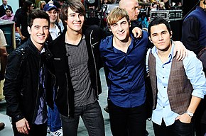 From left to right: Logan Henderson, James Maslow, Kendall Schmidt and Carlos PenaVega