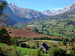 Lescun, vue en direction du pas d'Azuns, dans le sud-est.