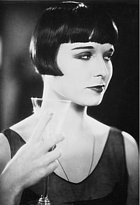 Louise Brooks with a à la garçonne hairstyle, in a publicity photo for Diary of Lost Girl (1929)