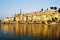 Une partie du Vieux Menton vue de la mer, depuis le stade RONDELLI.