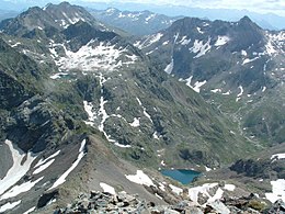 Vista dal Pizzo del Diavolo verso sud-est. Si riconoscono il Lago della Malgina e il Lago Gelt