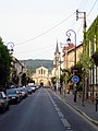 L'avenue de la Gare et l'église