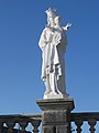 Vierge couronnée portant l'enfant Jésus à Penvénan.