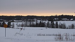 Koskuen kylän Ala-Koskueta Kohtakankaalta nähtynä.