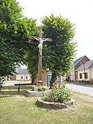 Calvaire situé à proximité de l'église.