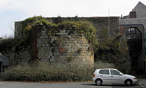 Vestige de la tour Saint-Sauveur.