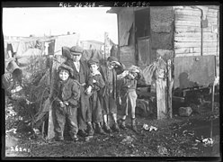 Les enfants de la Zone (Ivry-sur-Seine, 1913).