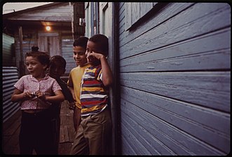 Children in Martín Peña in 1972